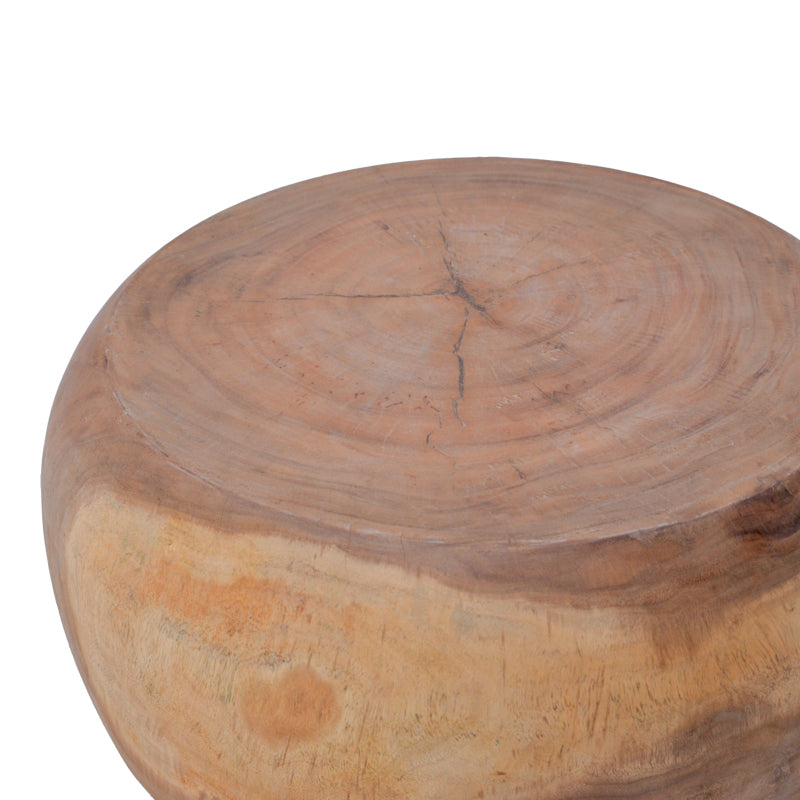Уникатна тркалезна клуб масичка Coffee Table Umberin изработена од едно парче масивно егзотично Суар дрво со моќни природни годови, пукнатини и натур нијанси врз стабилна дрвена база