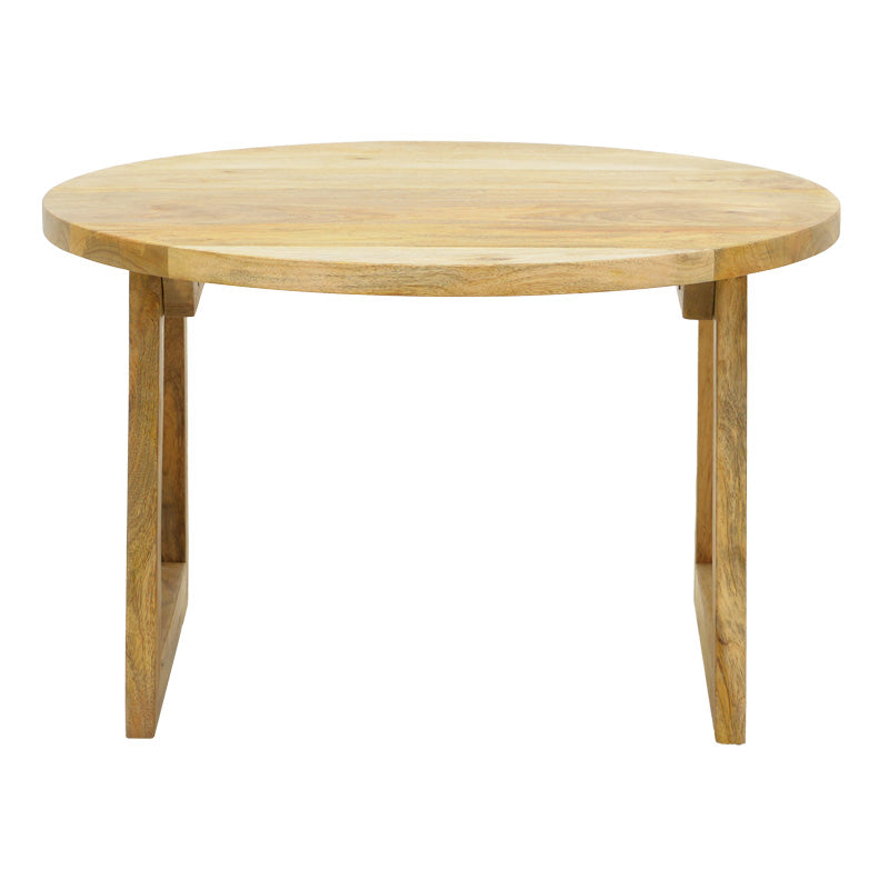 Модерна тркалезна клуб маса Coffee table Xenas со горна површина од масивно манго дрво и раскошна цилиндрична база од рачно ткаен природен ратан во натур нијанса