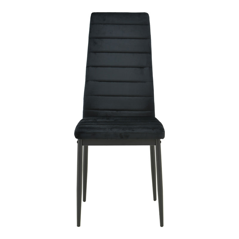 Модерен трпезариски лоунџ стол Chair West обложен со софистицирано меко црно кадифе, поддржан со цврсти засилени метални ногарки во мат црна боја