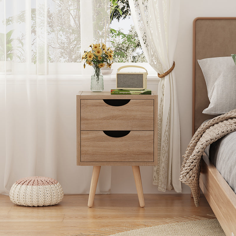 Модерно компактно ноќно ормарче Bedside Table Weiic Selma со коцкаст паметен формат и отворена полица со текстура на природен светл натур даб