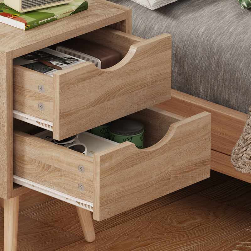 Модерно компактно ноќно ормарче Bedside Table Weiic Selma со коцкаст паметен формат и отворена полица со текстура на природен светл натур даб
