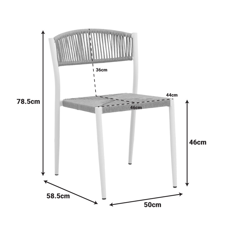 Модерна лоунџ фотелја Stackable Armchair Varnaic со бела лесна алуминиумска рамка, интегрирани наслони за раце и плетено седиште од премиум натур PE ратан со функција за редење